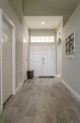 Ev (Gated Community!!  Sparkling private )