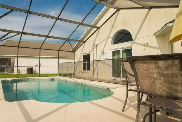 Ev (Gated Community!!  Sparkling private )