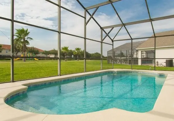 Ev (Gated Community!!  Sparkling private )