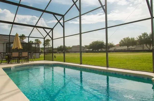 Ev (Gated Community!!  Sparkling private )