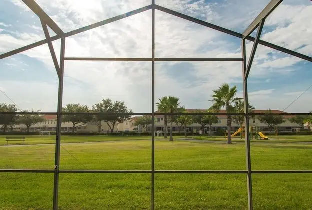 Ev (Gated Community!!  Sparkling private )