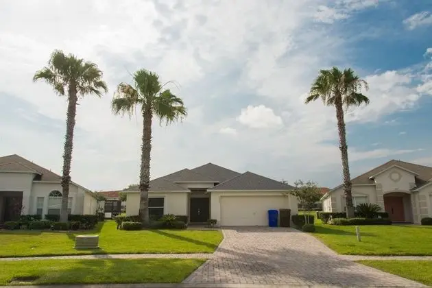 Ev (Gated Community!!  Sparkling private )