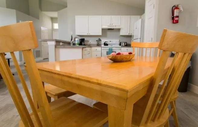 Ev (Gated Community!!  Sparkling private )