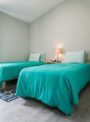 Ev (Gated Community!!  Sparkling private )