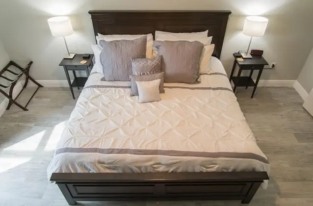 Ev (Gated Community!!  Sparkling private )