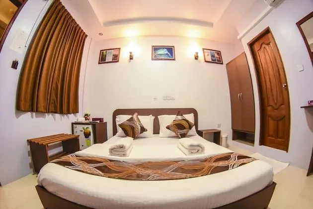 Deluxe Tek Büyük veya İki Ayrı Yataklı Oda, Özel Banyo, Bahçe Manzaralı
