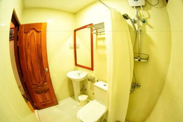 Deluxe Tek Büyük veya İki Ayrı Yataklı Oda, Özel Banyo, Plaj Manzaralı