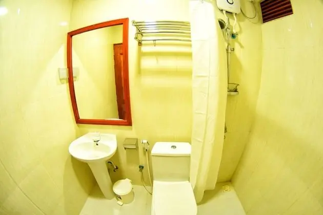 Deluxe Tek Büyük veya İki Ayrı Yataklı Oda, Özel Banyo, Plaj Manzaralı