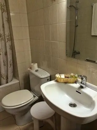 Üç Kişilik Oda