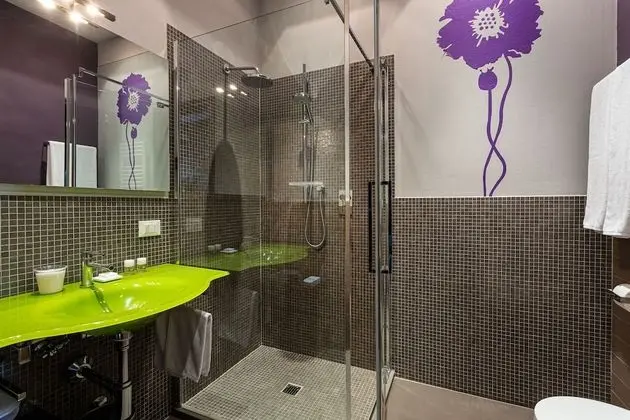 Design Tek Büyük Yataklı Oda, Avlu Manzaralı