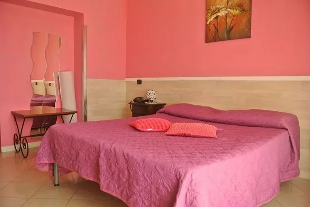 Üç Kişilik Oda
