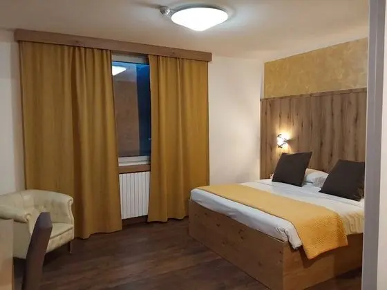 Standard Tek Büyük veya İki Ayrı Yataklı Oda