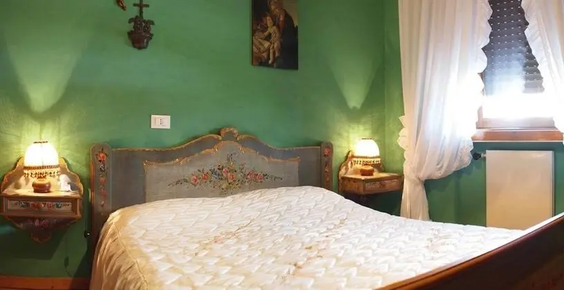 Ev, 6 Yatak Odası, Sigara İçilebilir, Balkon