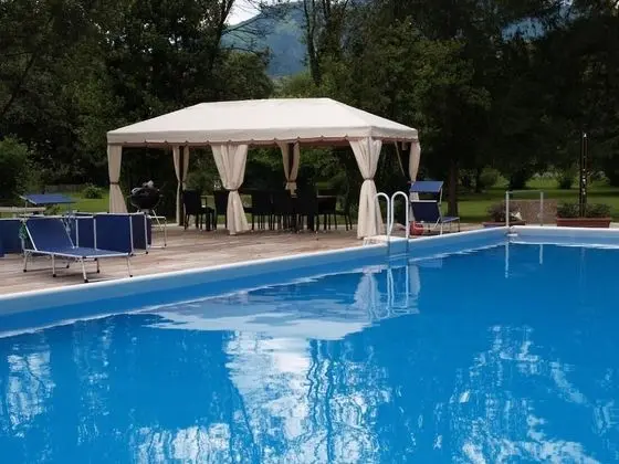 Ev, 6 Yatak Odası, Sigara İçilebilir, Balkon