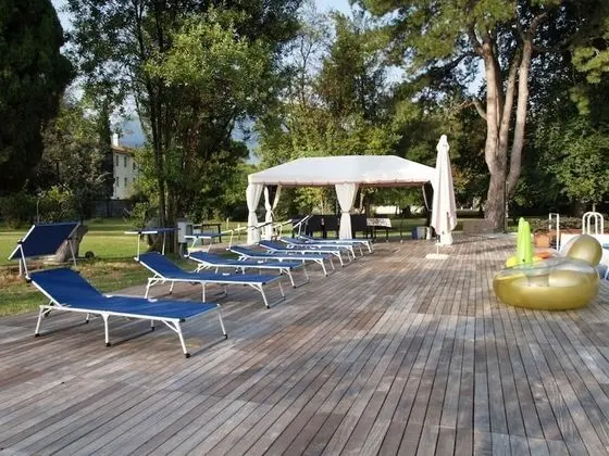 Ev, 6 Yatak Odası, Sigara İçilebilir, Balkon