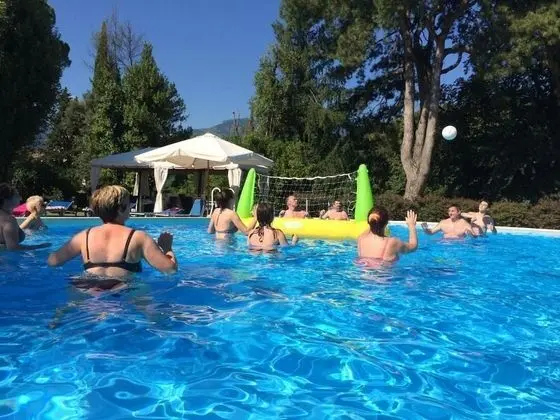 Ev, 6 Yatak Odası, Sigara İçilebilir, Balkon