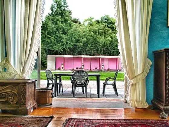 Ev, 6 Yatak Odası, Sigara İçilebilir, Balkon