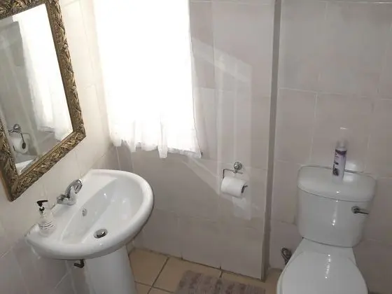 Büyük Yataklı Tek Kişilik Oda