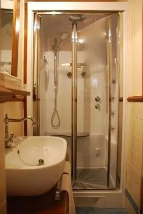 Deluxe Büyük Yataklı Tek Kişilik Oda