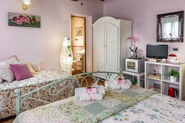 Standard Üç Kişilik Oda, Banyolu/Duşlu, Havuz Manzaralı (Ortensia)