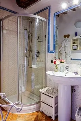 Superior Tek Büyük Yataklı Oda, Banyolu/Duşlu (Fiordaliso)