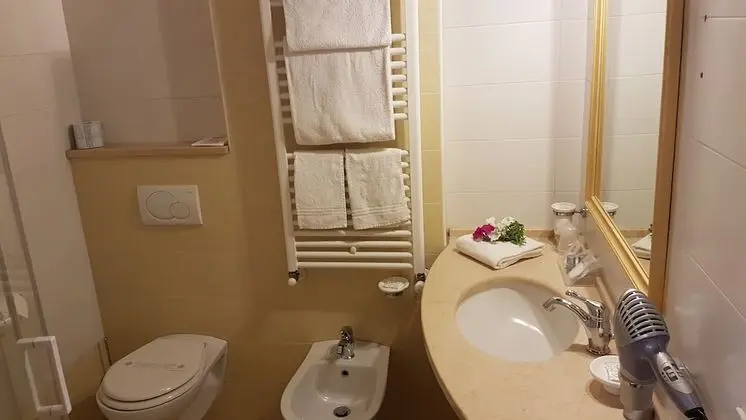 Tek Büyük Yataklı Oda, 1 En Büyük (King) Boy Yatak, Sigara İçilmez, Bahçe Manzaralı