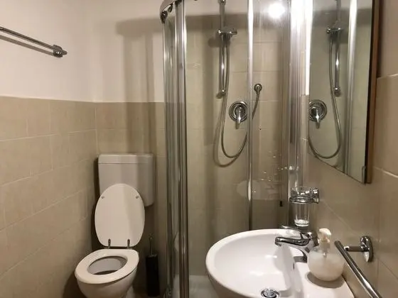 Basic Üç Kişilik Oda