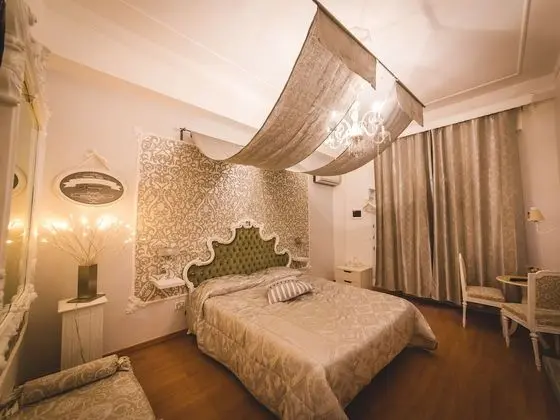Standard Tek Büyük Yataklı Oda