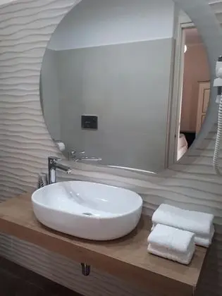 Tek Büyük veya İki Ayrı Yataklı Oda, Balkon (Miseo)