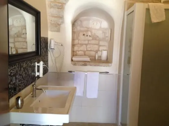 Tek Büyük Yataklı Oda, Balkon, Havuz Manzaralı