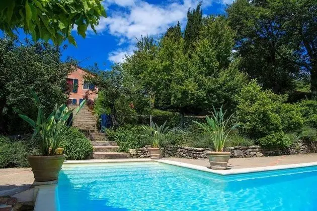 Villa, Sigara İçilebilir