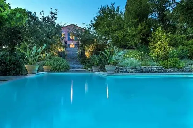 Villa, Sigara İçilebilir