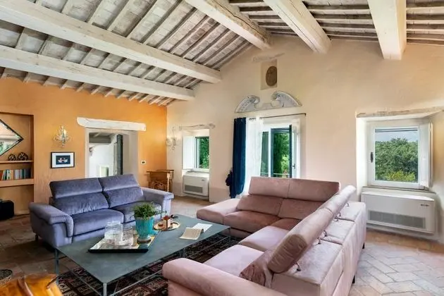 Villa, Sigara İçilebilir