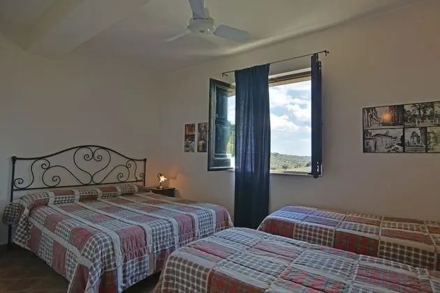 Üç Kişilik Oda, Balkon, Bahçe Manzaralı