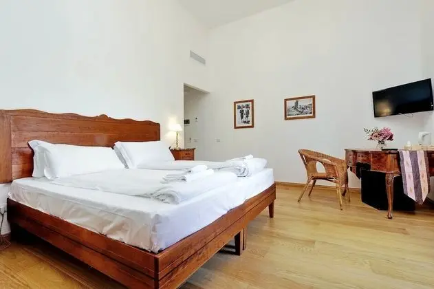 Classic Tek Büyük Yataklı Oda