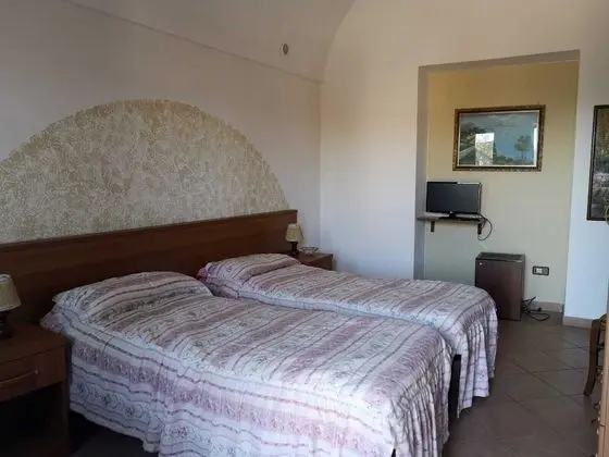 Apart Daire, Havuz Kenarı (Anthea)