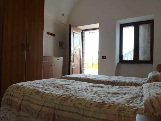 Tek Büyük Yataklı Oda, Havuz Kenarı