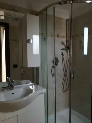 Tek Büyük Yataklı Oda, Havuz Kenarı