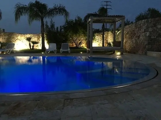 Classic Üç Kişilik Oda, Havuz Kenarı