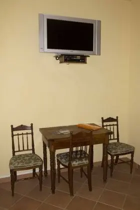 Family Tek Büyük veya İki Ayrı Yataklı Oda (Camera del Girasole)