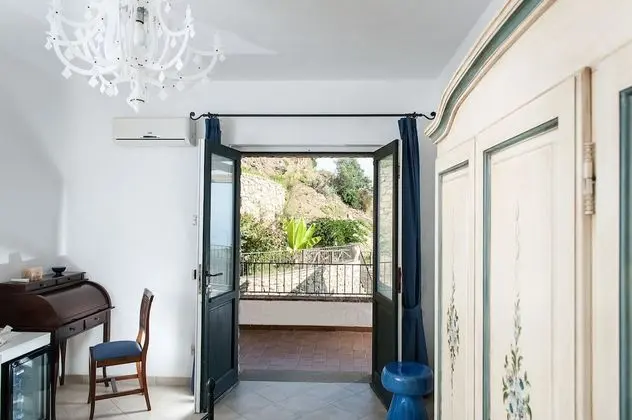 Tek Büyük Yataklı Oda, Kısmi Deniz Manzaralı