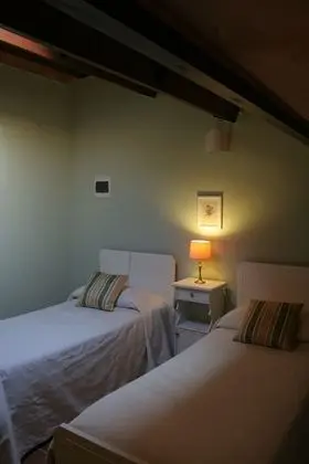 Oda, 2 Tek Kişilik Yatak