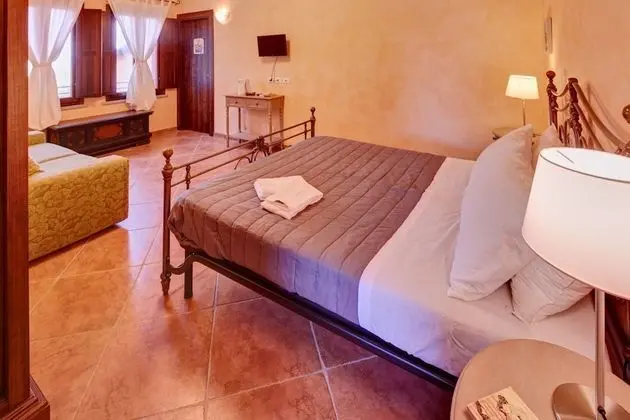 Tek Büyük Yataklı Oda (with extra bed)