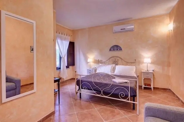 Tek Büyük Yataklı Oda (with extra bed)