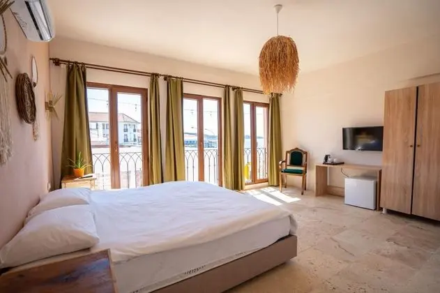 Comfort Oda, Kısmi Deniz Manzaralı, Büyük Yataklı
