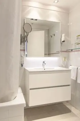 Tek Kişilik Oda, Deniz Manzaralı