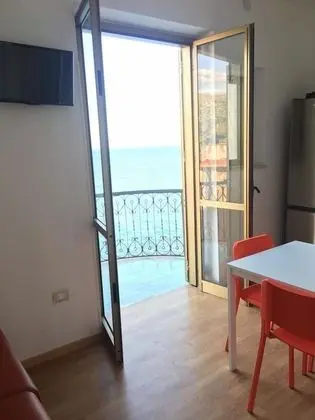 Stüdyo, Deniz Manzaralı