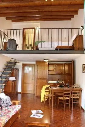 Studio Gallery Country lato giardino