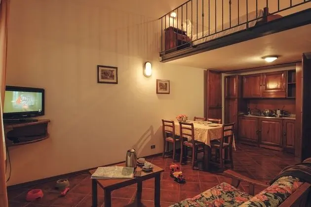 Studio Gallery Country lato giardino