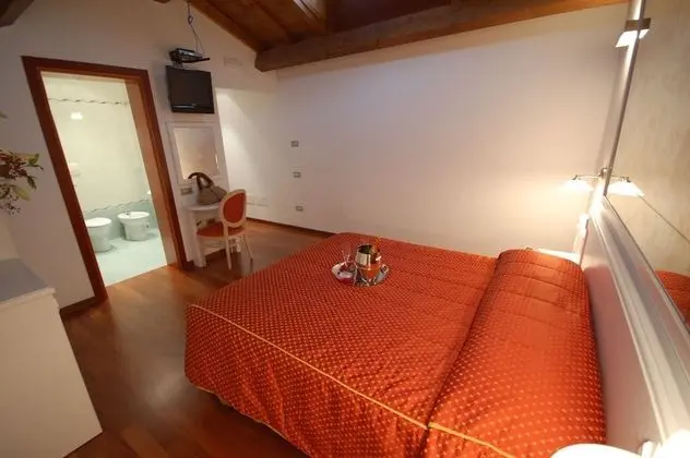 Tek Büyük veya İki Ayrı Yataklı Oda, Özel Banyo